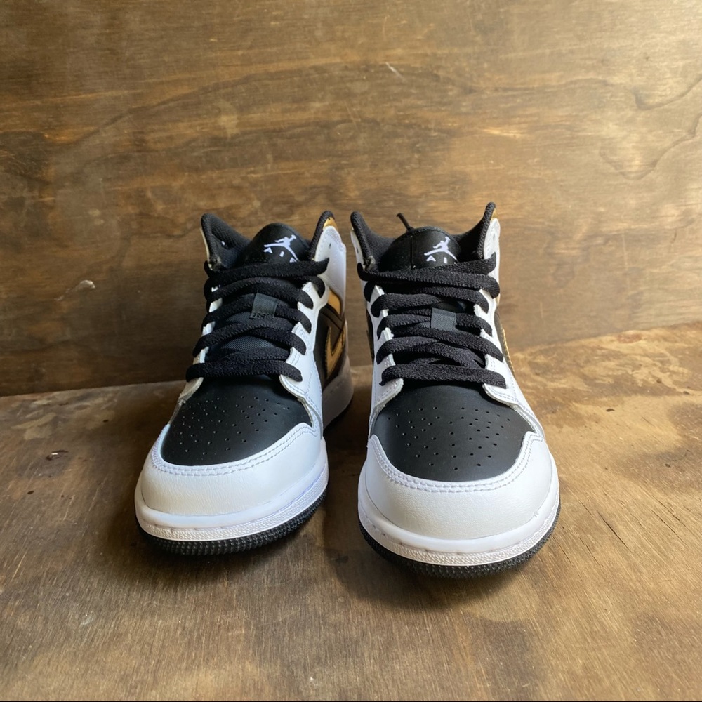 Jordan mids - Picture 2 of 6